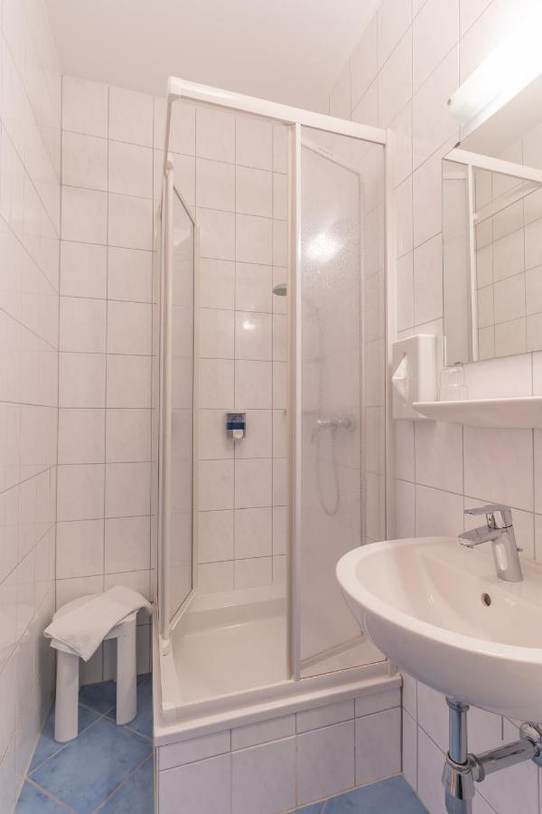 Hotel Kindler 2,0 Self-Check-In Leoben  Bagian luar foto