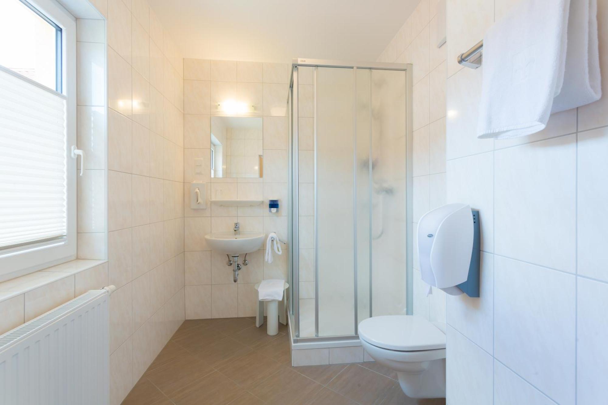 Hotel Kindler 2,0 Self-Check-In Leoben  Bagian luar foto