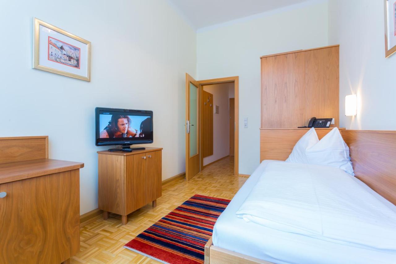 Hotel Kindler 2,0 Self-Check-In Leoben  Bagian luar foto